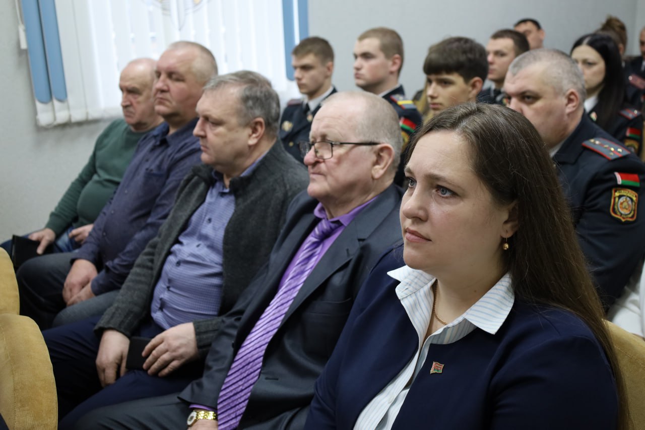 torzhestvennoe-sobranie-po-sluchayu-dnya-militsii-segodnya-proshlo-v-beshenkovichskom-rovd_2