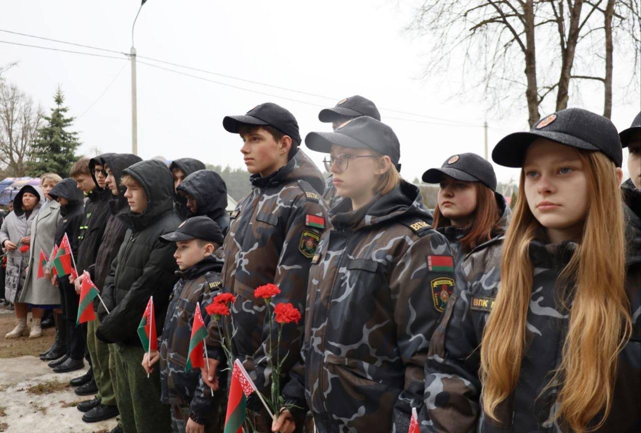 v-beshenkovichakh-u-bratskoy-mogily-zhertv-fashizma-proshel-miting-rekviem_3