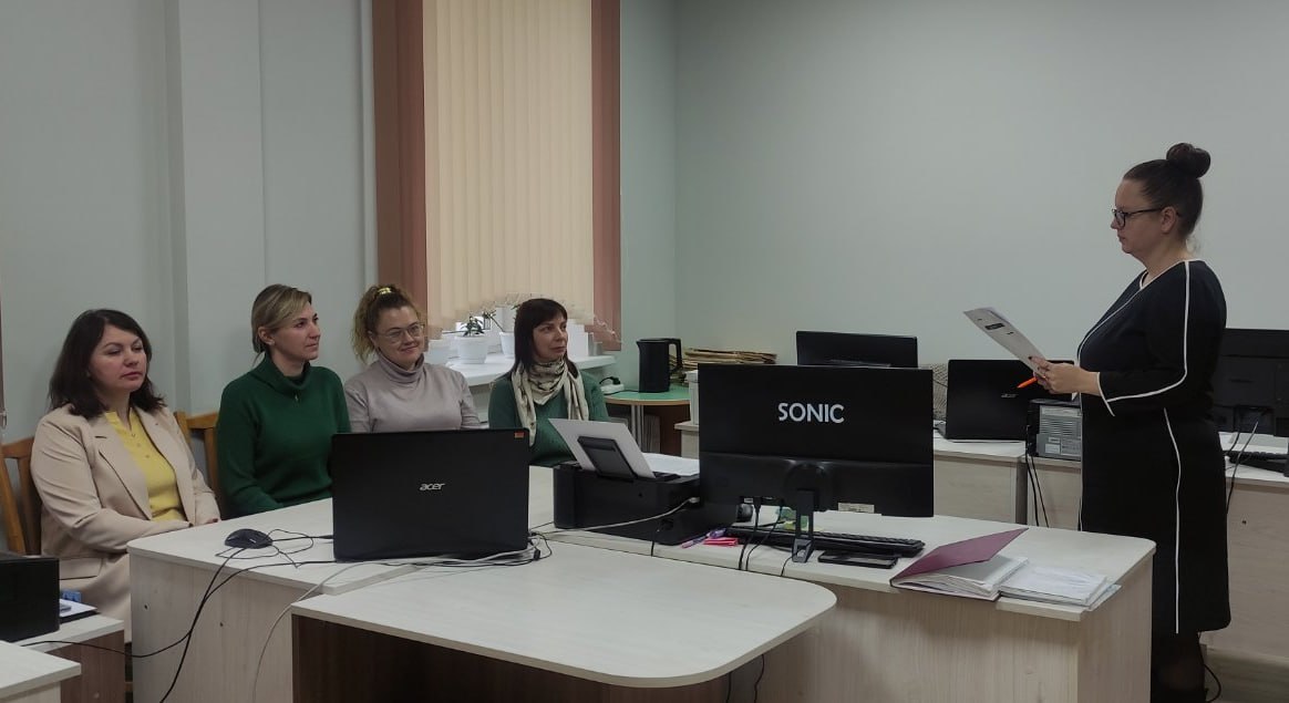 segodnya-v-trudovykh-kollektivakh-rayona-prokhodit-edinyy-den-informirovaniya-po-teme-pyatiletka-kach_2