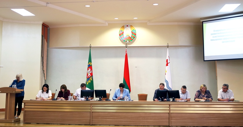 Очередное открытое заседание райисполкома состоялось в Бешенковичах
