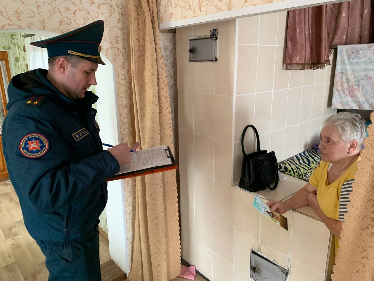 aktsiya-za-bezopasnost-vmeste-za-tri-dnya-spasateli-obsledovali-81-domovladenie-v-rayone_9