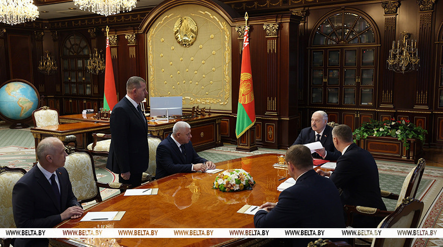 Lukashenko okays appointment of district-level officials