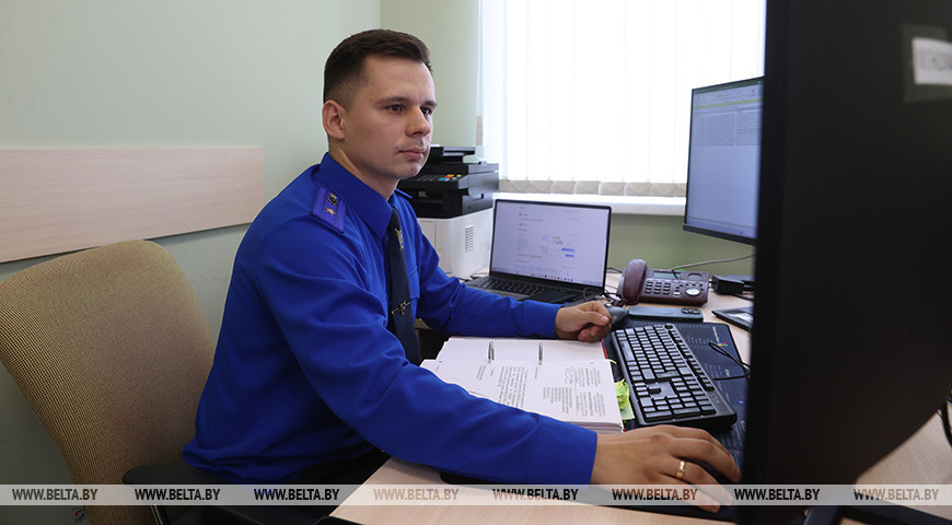 Lukashenko sends professional day greetings to Investigative Committee workers