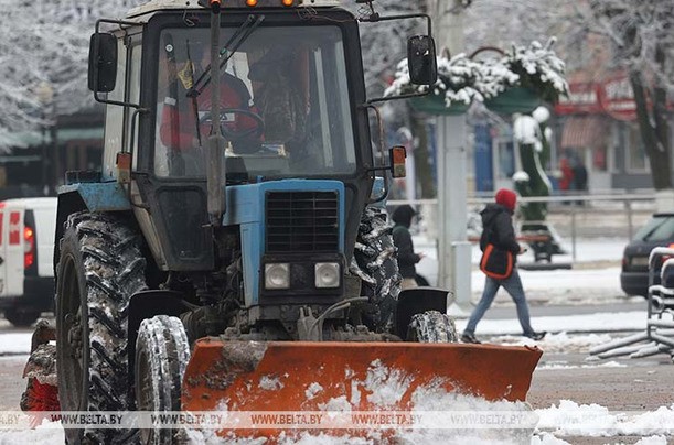 В Витебске к уборке снега привлечены дополнительные силы ЖКХ