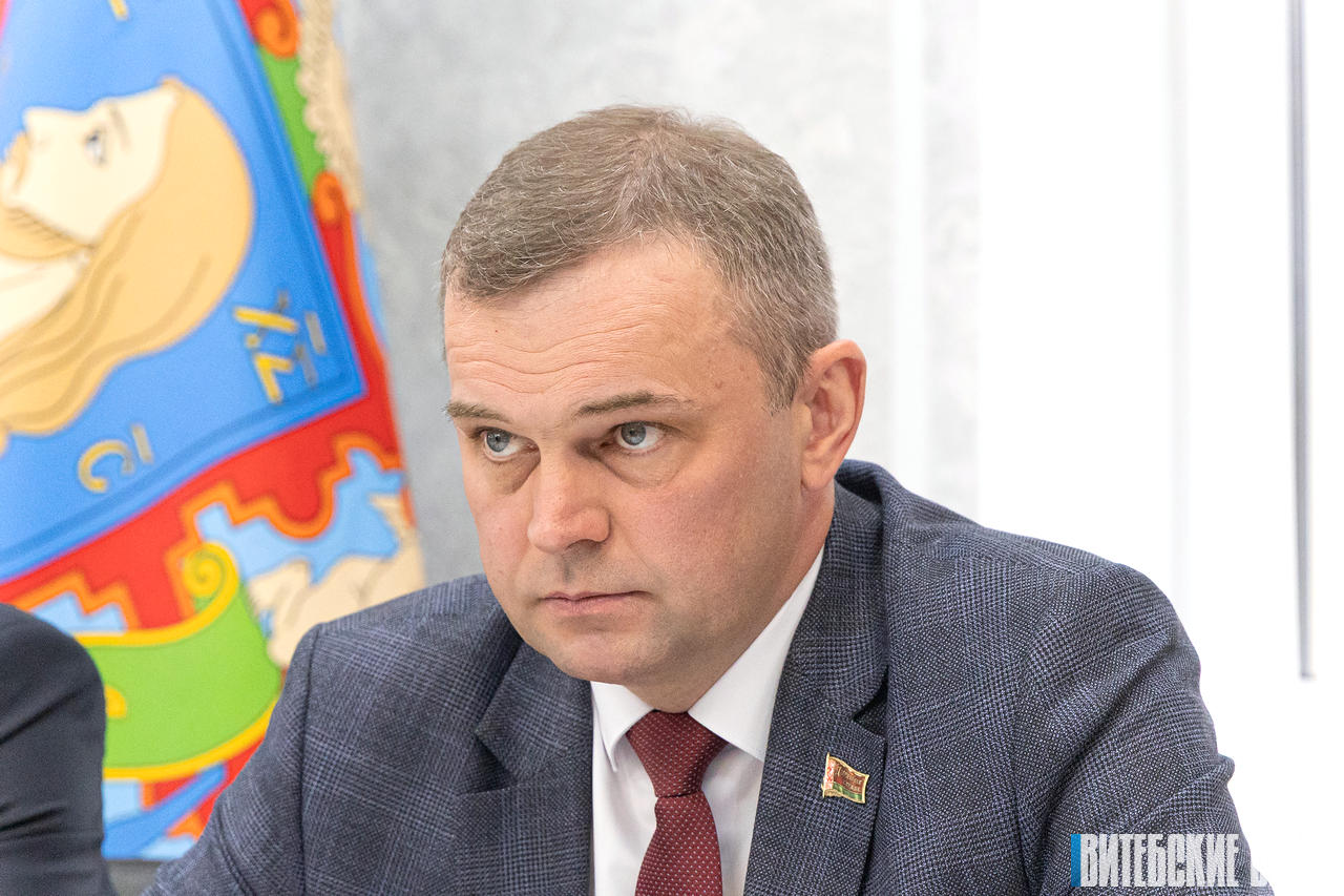 fotofakt-v-administratsii-sez-vitebsk-sostoyalas-vstrecha-s-delegatsiey-provintsii-guychzhou_1