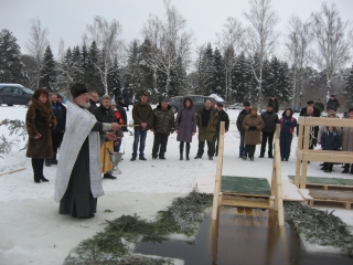 ОКУНУЛИСЬ В КРЕЩЕНСКУЮ ПРОРУБЬ