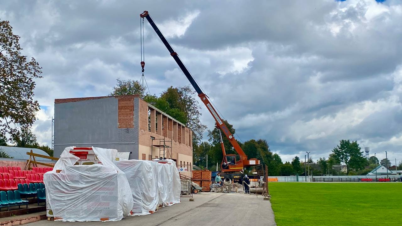 Узнали, какие ремонтные работы ведутся на стадионе в Бешенковичах