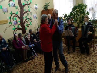 ПУСТЬ БУДЕТ ТЁПЛОЙ ОСЕНЬ ЖИЗНИ