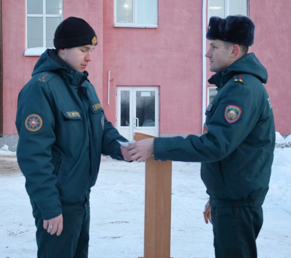 torzhestvennyy-razvod-i-nagrady-luchshim-v-beshenkovichskom-rochs-otmetili-den-spasatelya_2