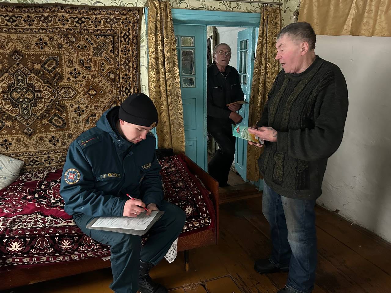 spasateli-proveli-v-ullskom-selsovete-profilakticheskie-meropriyatiya-dom-bez-pozhara_6