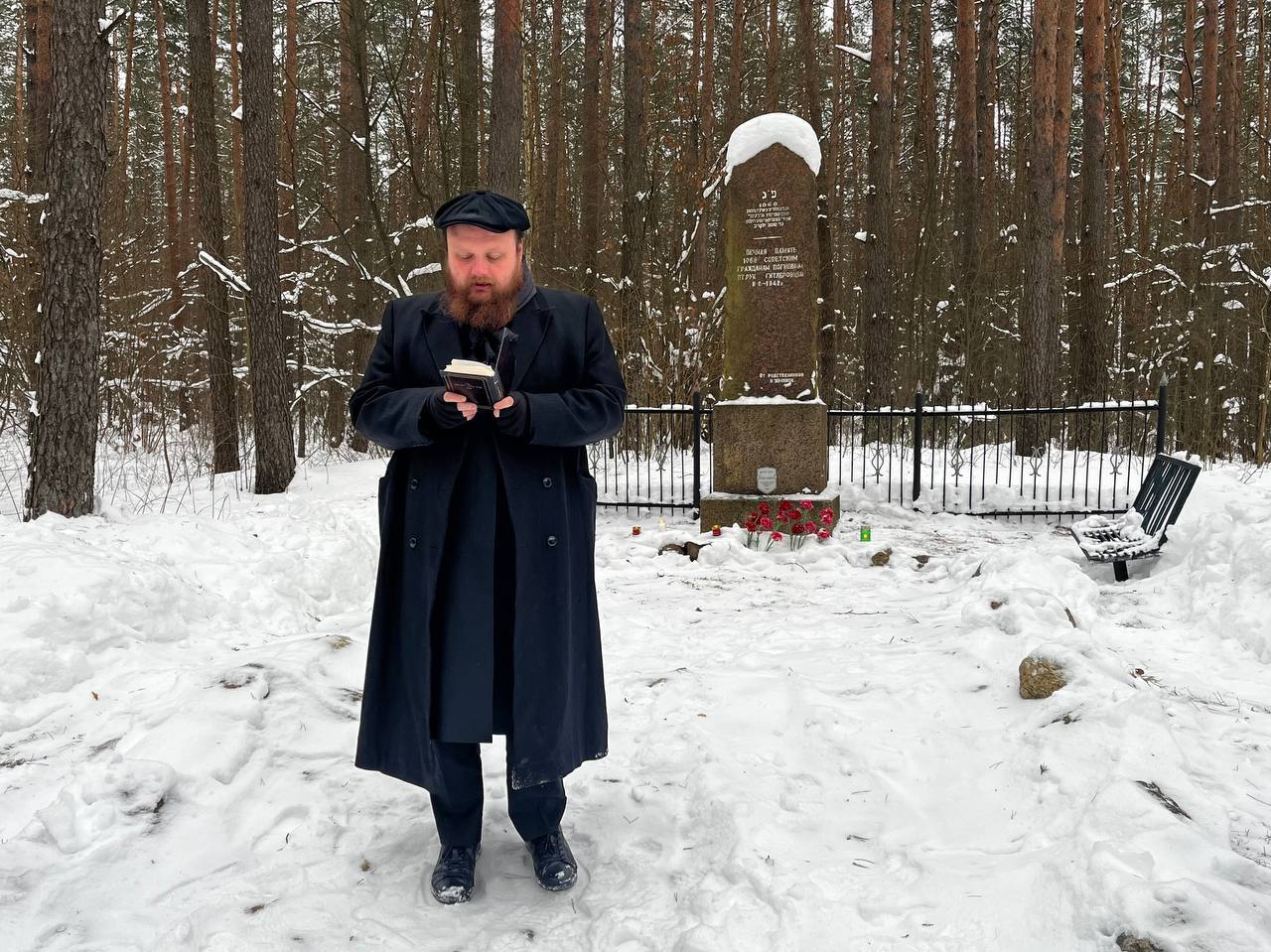 beshenkovichane-sobralis-u-bratskoy-mogily-uznikov-beshenkovichskogo-getto_2