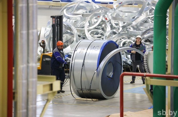 Как работает единственный в стране производитель белой жести в Миорах ?