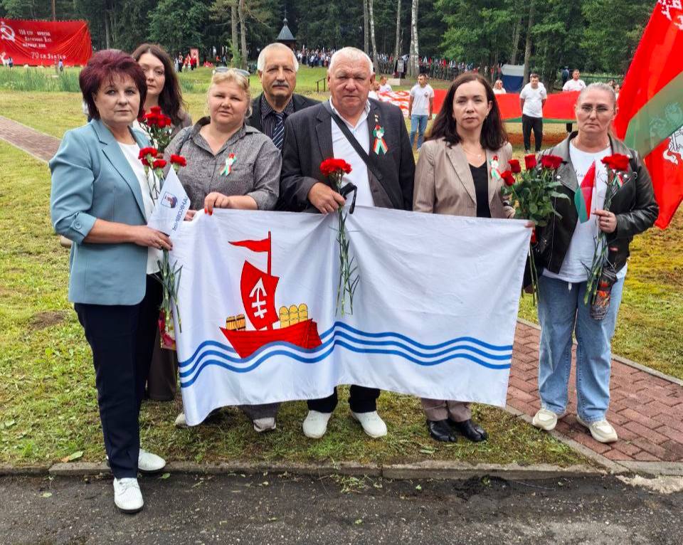 Делегация Бешенковичского района побывала на Кургане Дружбы