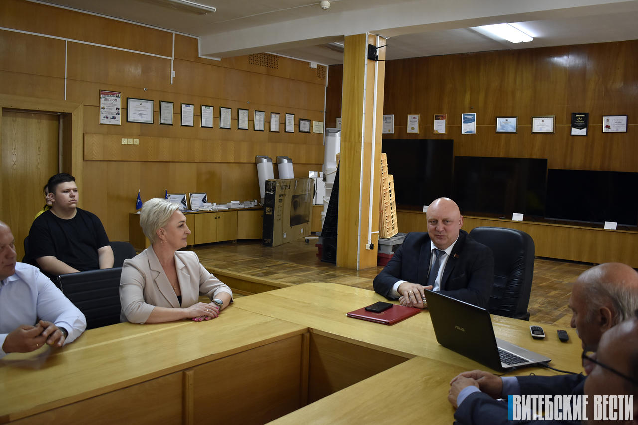 Дмитрий Демидов в рамках Единого дня информирования встретился с коллективом ОАО «Витязь»