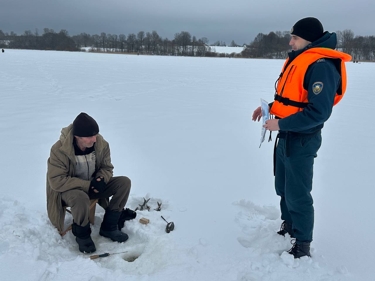 bezopasnost-na-zimnikh-vodoemakh-rochs-sovmestno-s-predstavitelyami-osvod-proveli-reydy-v-mestakh-ma_3