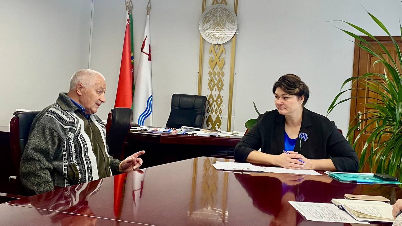 Тема состояния дорог в Бешенковичах стала ключевой во время приема граждан у председателя райисполкома