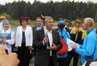 ЧЕРЕЗ БЕШЕНКОВИЧИ ПРОНЕСЛИ ФАКЕЛ МИРА