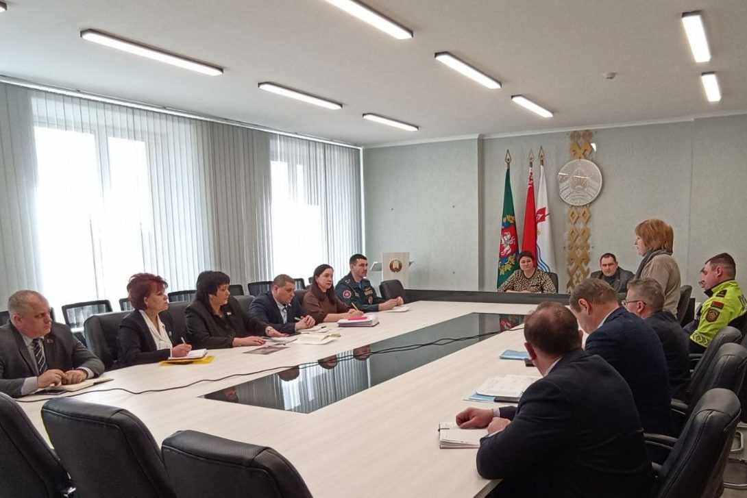 Подготовка школ к новому учебному году — одна из тем повестки дня рабочего совещания в райисполкоме