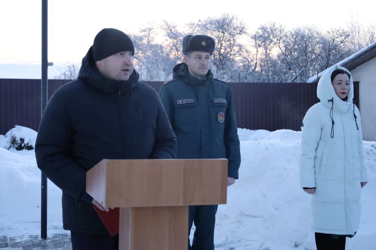 torzhestvennyy-razvod-i-nagrady-luchshim-v-beshenkovichskom-rochs-otmetili-den-spasatelya_1