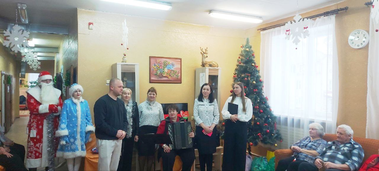 vchera-v-otdelenii-kruglosutochnogo-prebyvaniya-ttsson-tsarila-samaya-nastoyashchaya-prazdnichnaya-a_0