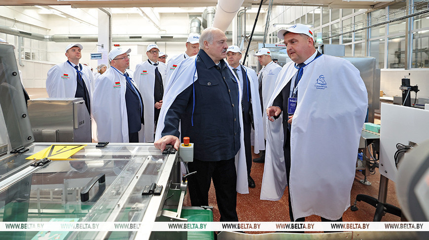 Lukashenko briefed on new dry baby food project at Bellakt