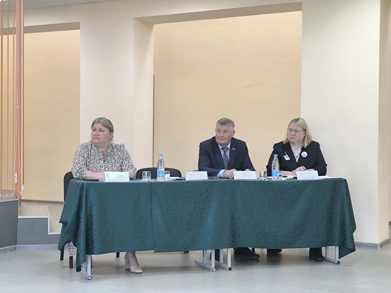 v-ramkakh-edinogo-dnya-informirovaniya-s-zhitelyami-ostrovno-vstretilas-glavnyy-ideolog-vitebskoy-ob_3