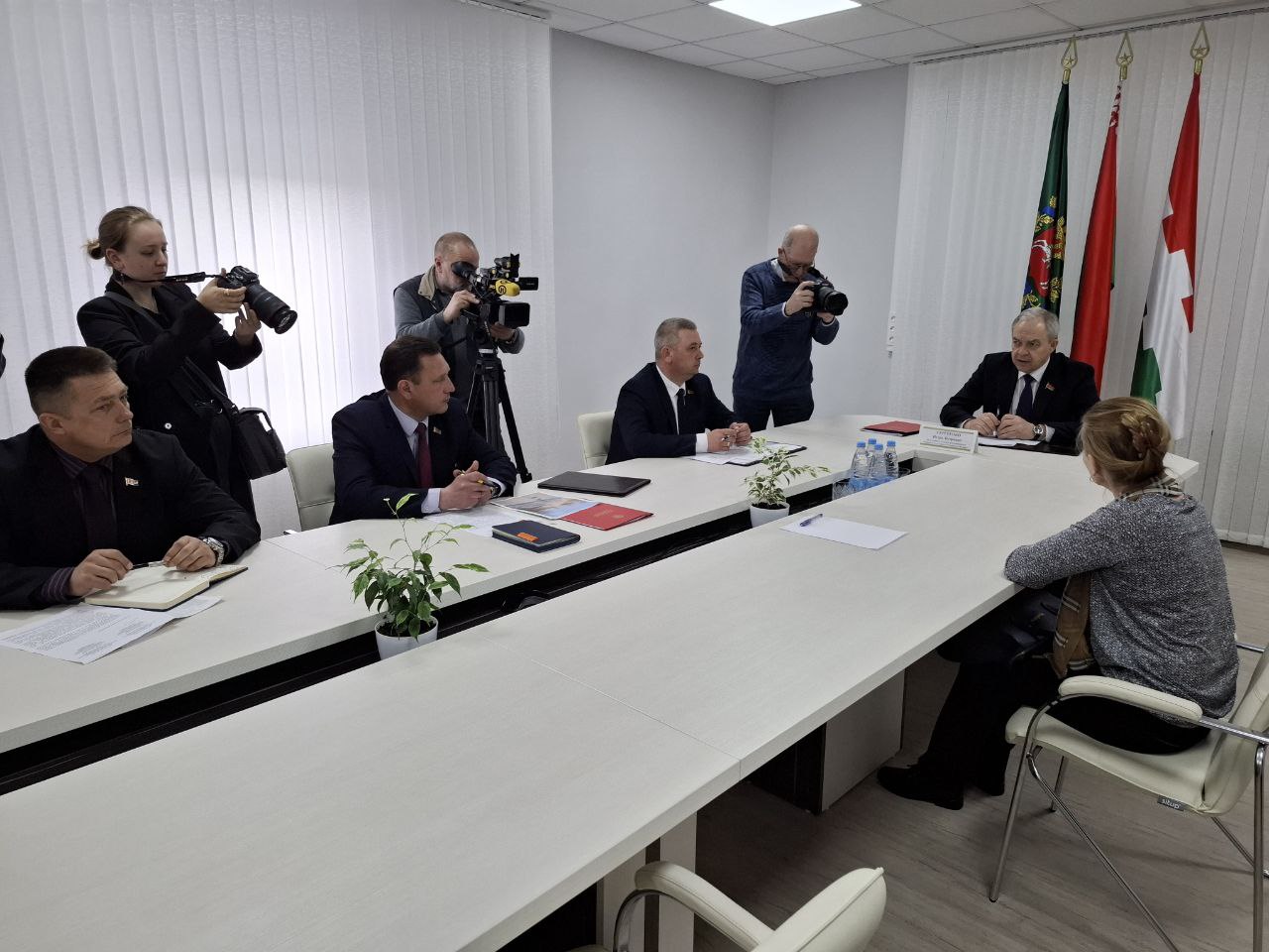 Игорь Сергеенко проводит личный прием граждан в Шарковщине