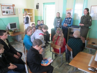 О НЕДОПУЩЕНИИ ПАЛА ТРАВЫ СО ШКОЛЬНИКАМИ