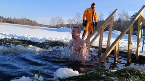 kreshchenie-gospodne-prazdnuyut-pravoslavnye-veruyushchie-v-beshenkovichakh_13