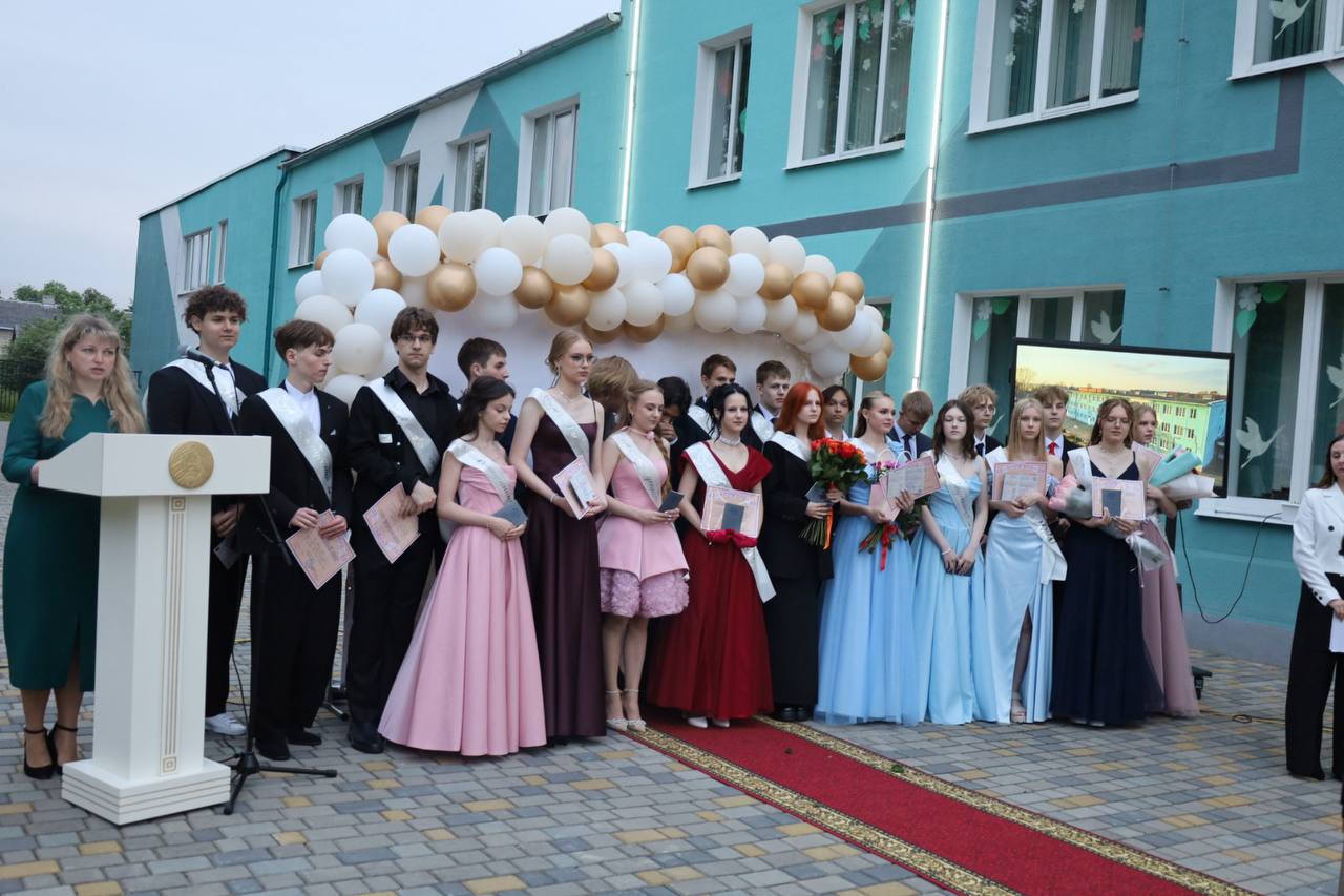 v-shkolakh-beshenkovichskogo-rayona-proshli-vypusknye-vechera_3