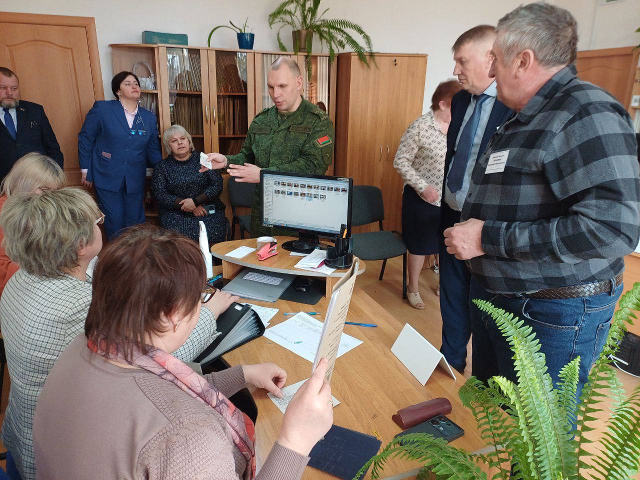 Военкомат организовал плановые занятия с председателями сельских исполнительных комитетов района