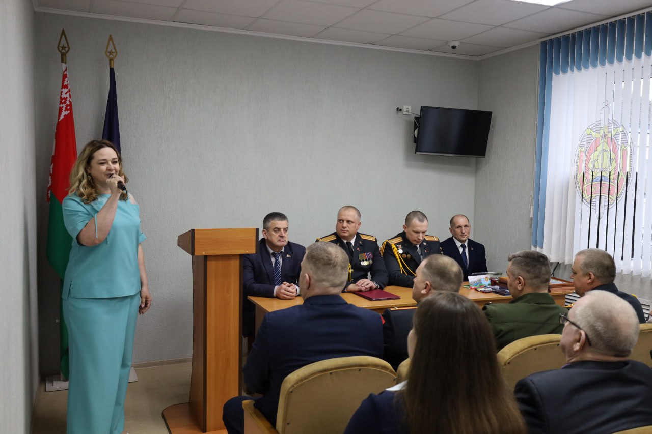 torzhestvennoe-sobranie-po-sluchayu-dnya-militsii-segodnya-proshlo-v-beshenkovichskom-rovd_3
