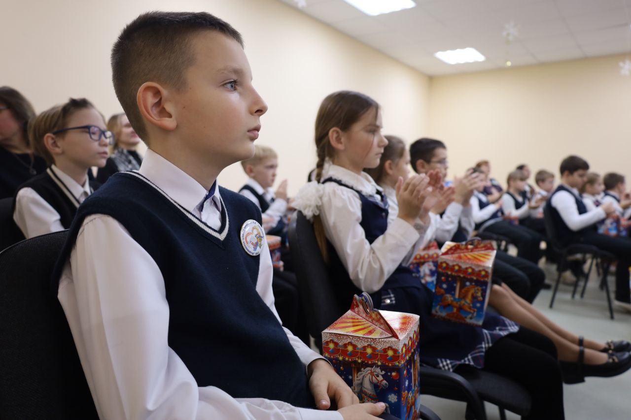 v-beshenkovichskom-rayone-dan-start-respublikanskoy-novogodney-blagotvoritelnoy-aktsii-nashi-deti_1