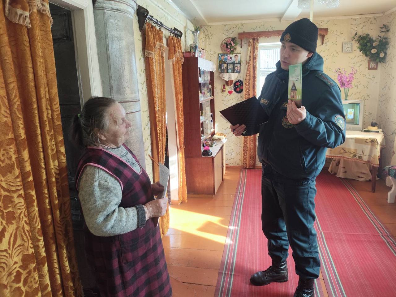 aktsiya-za-bezopasnost-vmeste-za-tri-dnya-spasateli-obsledovali-81-domovladenie-v-rayone_3