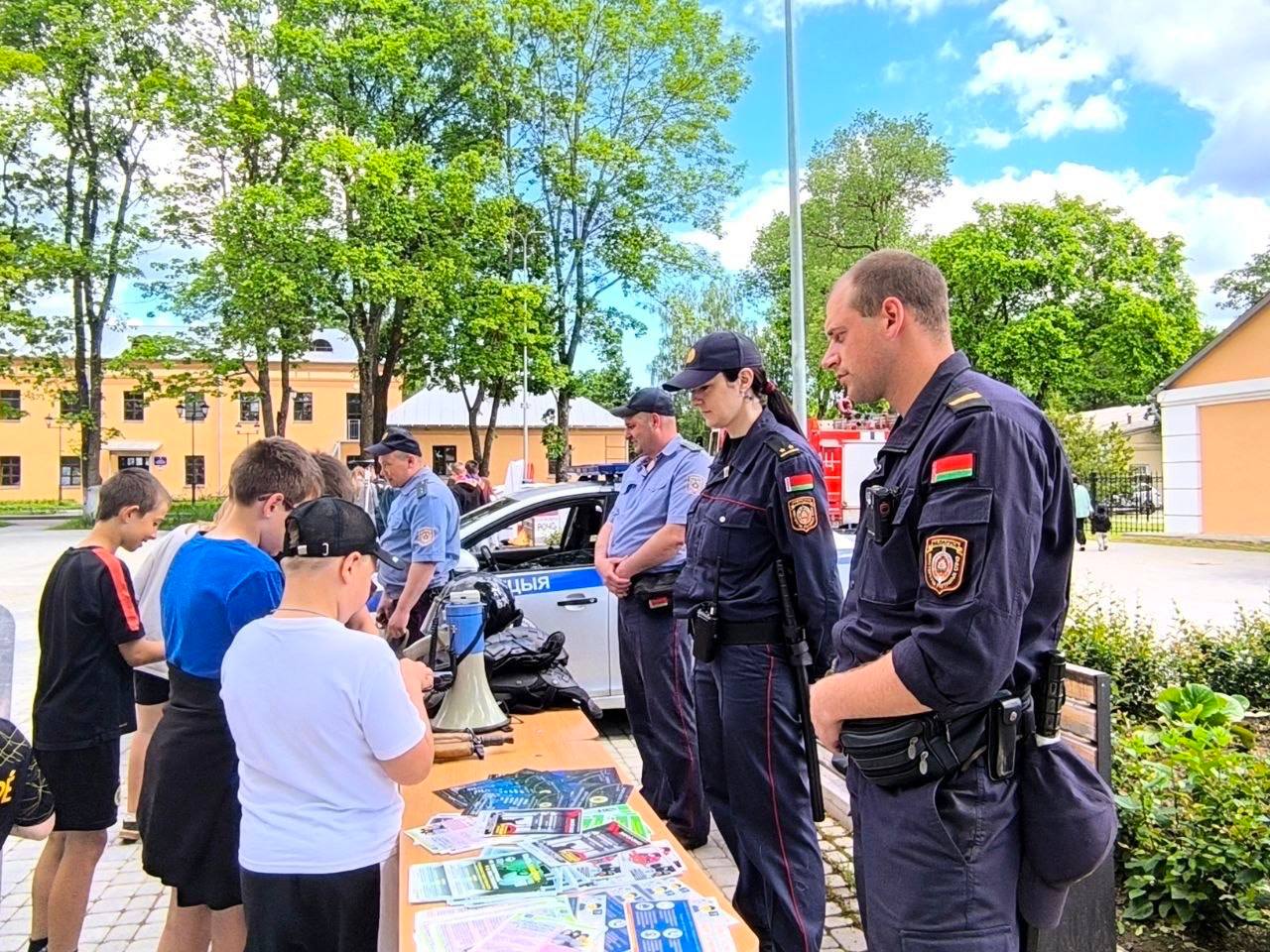 v-tsentralnom-parke-gorodskogo-poselka-beshenkovichi-proshel-rayonnyy-prazdnik-priurochennyy-k-mezhd_3