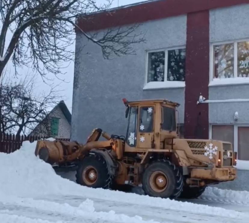 dlya-likvidatsii-posledstviy-obilnykh-snegopadov-v-rayone-zadeystvovana-vsya-imeyushchayasya-tekhnik_2