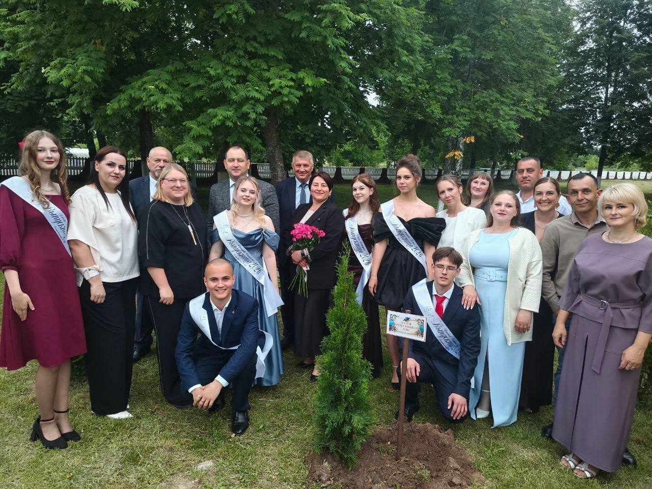 v-shkolakh-beshenkovichskogo-rayona-proshli-vypusknye-vechera_4