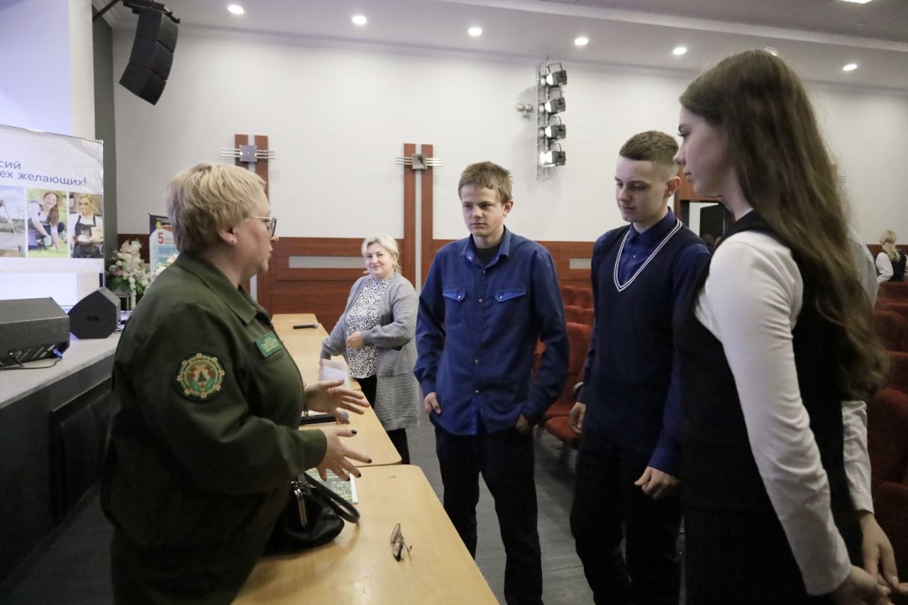 v-beshenkovichakh-proshla-respublikanskaya-molodezhnaya-yarmarka-vakansiy_1