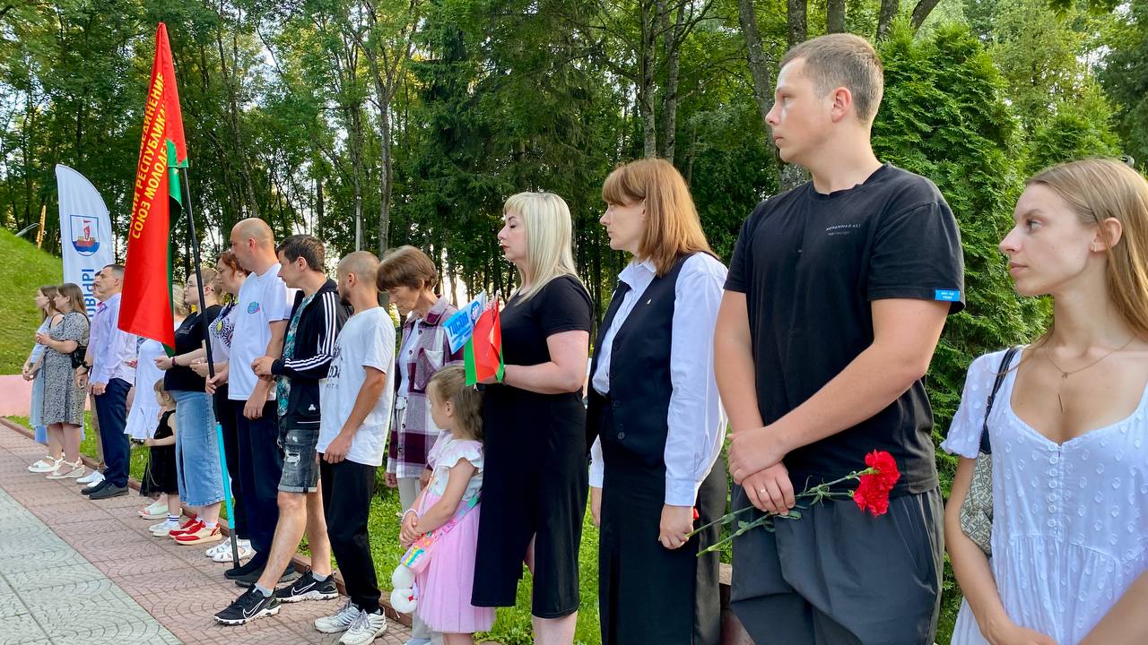 В Бешенковичах прошла патриотическая акция у Кургана Славы в честь 80 лет Победы