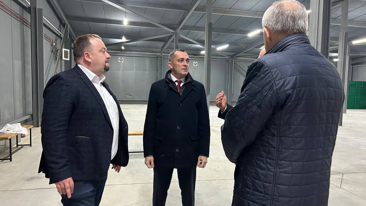 Александр Субботин и Игорь Сергеенко дали старт работе плодоовощного производства в Шарковщине