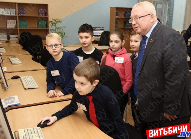 В учреждения образования Витебской области передано 500 компьютеров